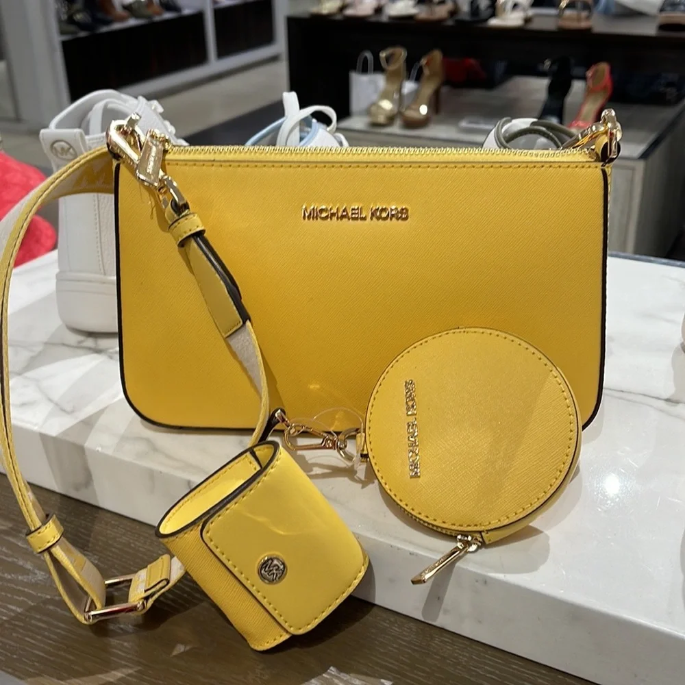MICHAEL KORS JET SET TRAVEL SMALL SHOULDER CROSSBODY BAG WITH TECH ATTCH AIRPOD - Picture 1 of 16